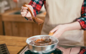 Cách làm socola từ bột ca cao tại nhà